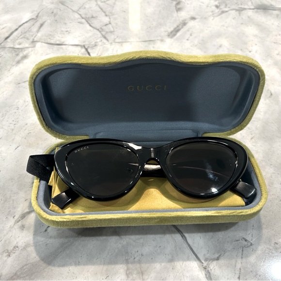Authentic GUCCI Cat-Eye Sunglasses🖤 - Picture 11 of 12